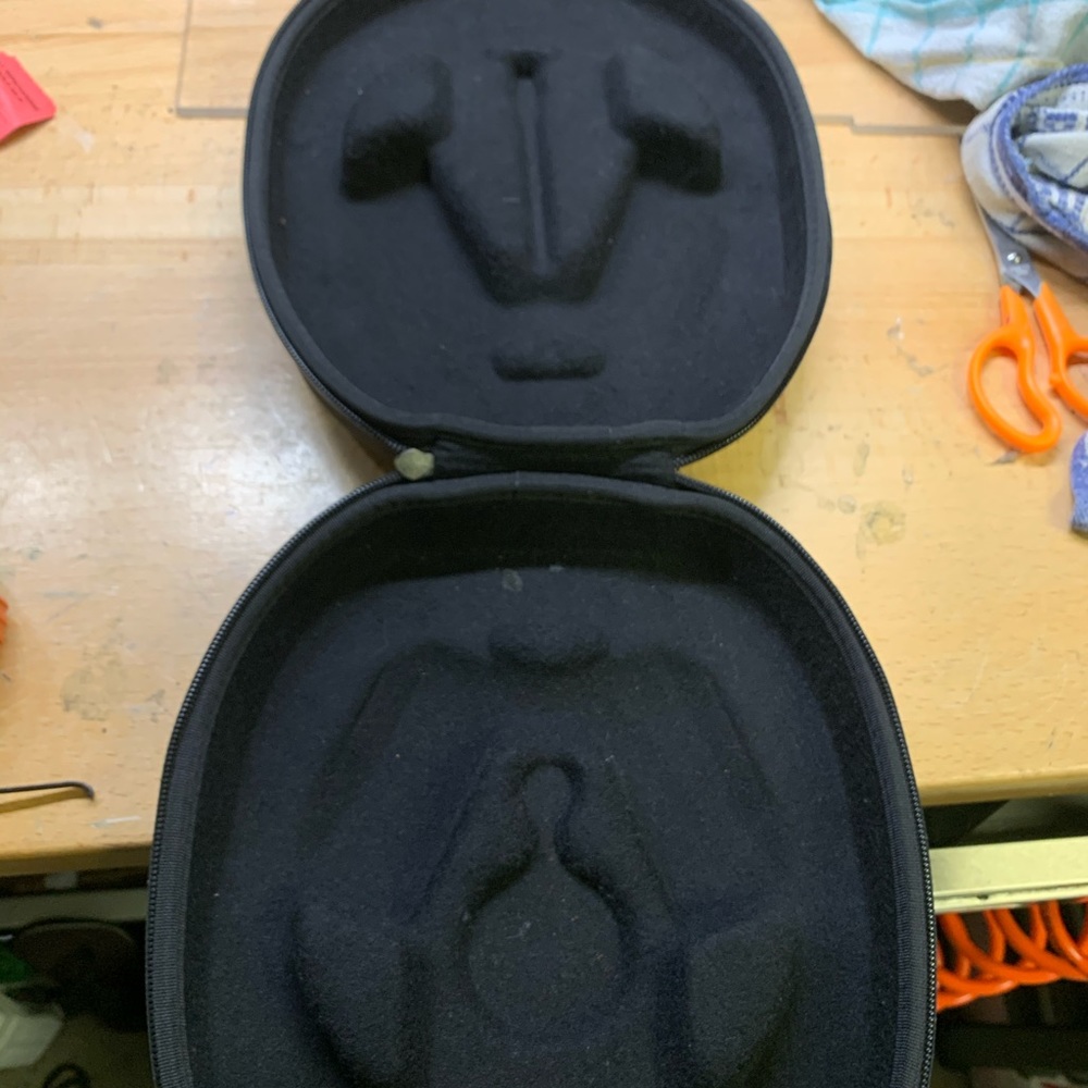 Headphone case - Picture 2 of 7